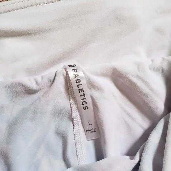 FABLETICS Renata white palm blossom mesh shorts L - Picture 5 of 7